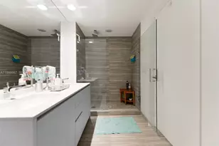 1010 Brickell Ave, Miami, FL 33131 - Photo 10