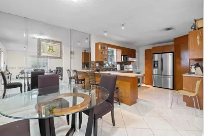 847 W 34th St, Hialeah, FL 33012 - Photo 10