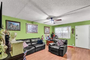 200 SW 132nd Way, Pembroke Pines, FL 33027 - Photo 6