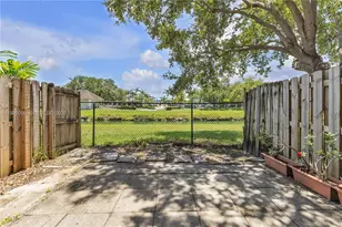 15750 SW 92nd Ave, Palmetto Bay, FL 33157 - Photo 12