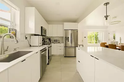 725 W 51st St, Miami Beach, FL 33140 - Photo 8