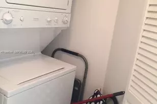 79 SW 12th St, Miami, FL 33130 - Photo 16