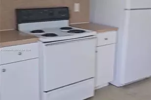 320 SW 11th Ave, Homestead, FL 33030 - Photo 2