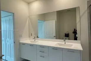 8167 NW 41st St, Doral, FL 33166 - Photo 20