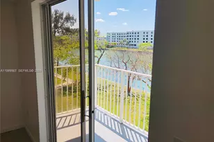 8260 SW 210th St, Cutler Bay, FL 33189 - Photo 16