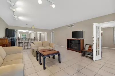 823 Cypress Blvd #104, Pompano Beach, FL 33069 - Photo 12