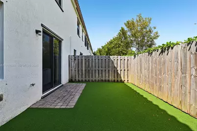 18431 NW 89th Ct, Hialeah, FL 33018 - Photo 44