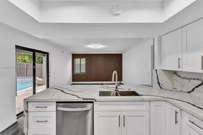 17532 NW 61st Ct N, Hialeah, FL 33015 - Photo 38