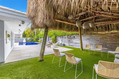 524 Warren Ln, Key Biscayne, FL 33149 - Photo 2