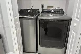 7690 S Southwood Cir, Davie, FL 33328 - Photo 30