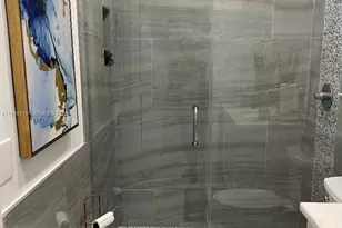 7690 S Southwood Cir, Davie, FL 33328 - Photo 28