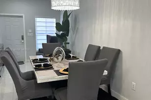 7690 S Southwood Cir, Davie, FL 33328 - Photo 8