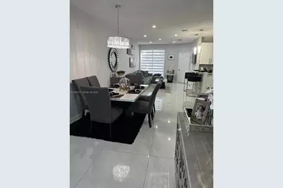 7690 S Southwood Cir, Davie, FL 33328 - Photo 4
