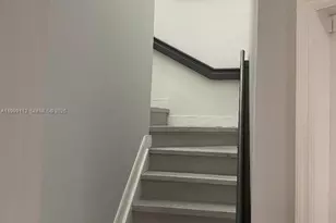 7690 S Southwood Cir, Davie, FL 33328 - Photo 10