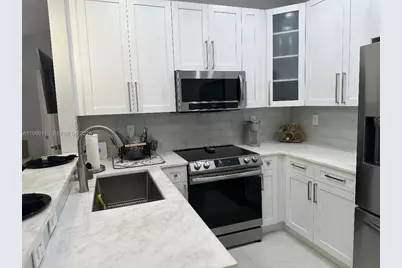 7690 S Southwood Cir, Davie, FL 33328 - Photo 4