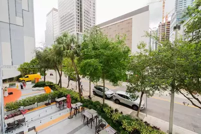 31 SE 6th St #301, Miami, FL 33131 - Photo 2