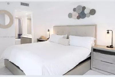 31 SE 6th St #301, Miami, FL 33131 - Photo 36