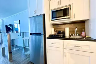 19201 Collins Ave, Sunny Isles Beach, FL 33160 - Photo 10