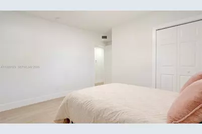 2736 NW 21st Ave, Oakland Park, FL 33311 - Photo 12