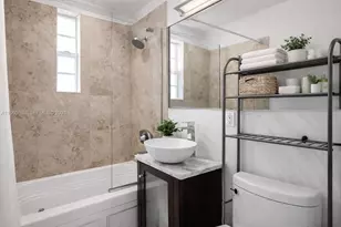 3915 N Meridian Ave, Miami Beach, FL 33140 - Photo 8