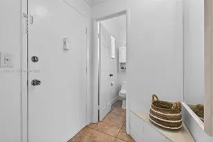 300 NE 14th Ave, Hallandale Beach, FL 33009 - Photo 8