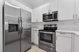 2662 SE 10th St, Homestead, FL 33035 - Photo 8