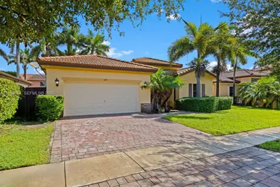 149 SE 36th Pl, Homestead, FL 33033 - Photo 2