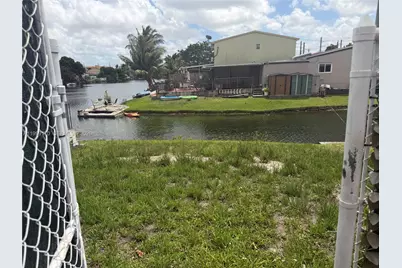 1486 W 72nd St, Hialeah, FL 33014 - Photo 32