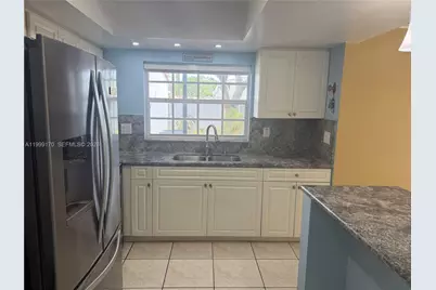 1486 W 72nd St, Hialeah, FL 33014 - Photo 10