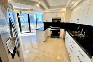 2000 Island Blvd, Aventura, FL 33160 - Photo 6