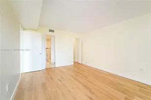 4801 NW 7th St, Miami, FL 33126 - Photo 16