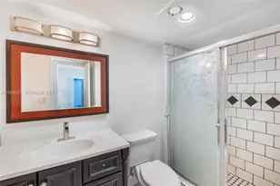 3475 N Country Club Dr, Aventura, FL 33180 - Photo 22