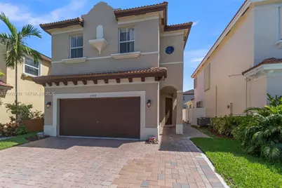 3920 NE 13th Dr, Homestead, FL 33033 - Photo 2