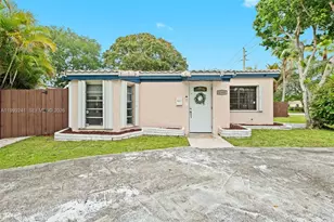 1395 NE 177th St, North Miami Beach, FL 33162 - Photo 2