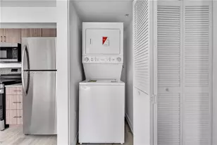 175 NW 160th St, North Miami Beach, FL 33169 - Photo 4