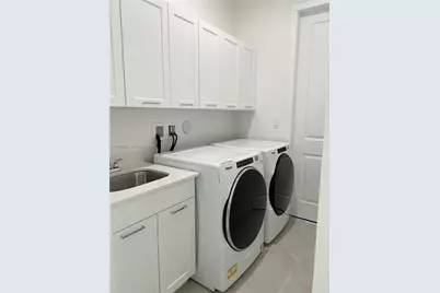 8037 NW 46th Ter, Doral, FL 33166 - Photo 24