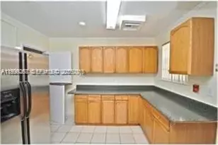 129 SE 5th St, Hallandale Beach, FL 33009 - Photo 4