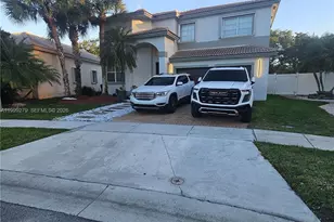 17088 NW 19th St, Pembroke Pines, FL 33028 - Photo 2