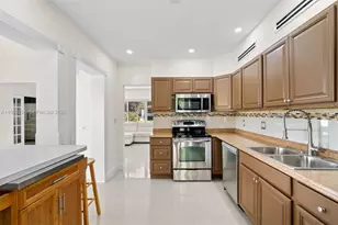 261 188th St, Sunny Isles Beach, FL 33160 - Photo 14