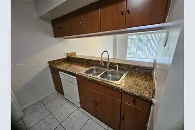 11582 NW 44th St #11582, Coral Springs, FL 33065 - Photo 4