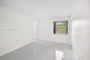 685 W Park Dr, Miami, FL 33172 - Photo 24