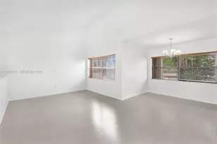 685 W Park Dr, Miami, FL 33172 - Photo 6