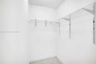 685 W Park Dr, Miami, FL 33172 - Photo 24