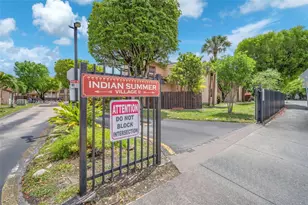 685 W Park Dr, Miami, FL 33172 - Photo 38