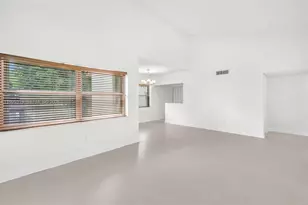 685 W Park Dr, Miami, FL 33172 - Photo 6