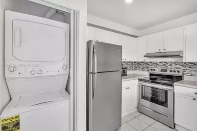 685 W Park Dr #206-11, Miami, FL 33172 - Photo 12