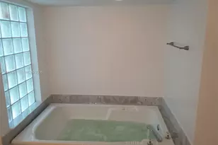 17275 Collins Ave, Sunny Isles Beach, FL 33160 - Photo 36