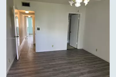 3186 Via Poinciana #211, Lake Worth, FL 33467 - Photo 14