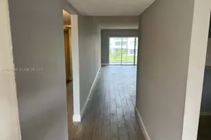 3186 Via Poinciana, Lake Worth, FL 33467 - Photo 4