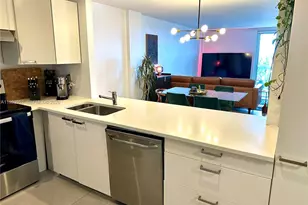1020 Meridian Ave, Miami Beach, FL 33139 - Photo 4